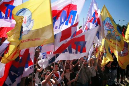 Греция: Красный Первомай, передовой рабочий класс