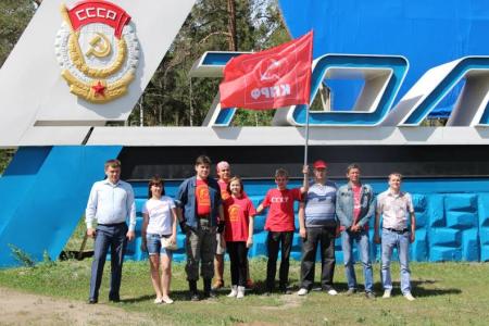 Участники комсомольского автопробега прибыли в Тольятти