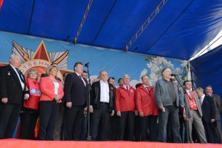 «Либо мы одержим победу над капитализмом, либо он уничтожит нас!». Шествие и митинг в Москве