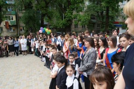 Депутаты-коммунисты Карачаево-Черкесской Республики приняли участие в мероприятиях, посвященных завершению учебного года