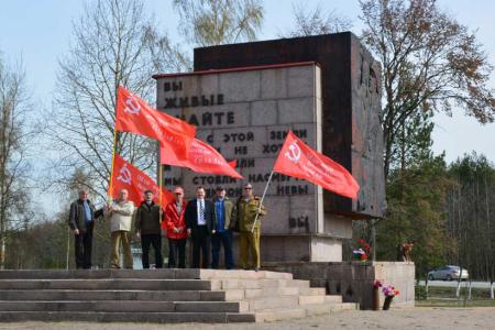 Коммунисты Ленинградской области приняли участие в автопробеге, посвященном очередной годовщине Великой Победы