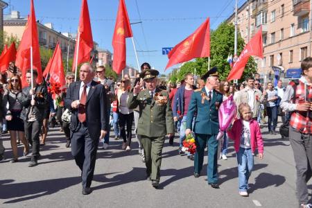 Рязанские коммунисты отпраздновали День Победы шествием Краснознамённой колонны