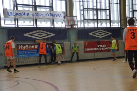 В Санкт-Петербурге открылся турнир по мини-футболу на кубок ЛКСМ РФ