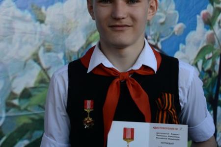 «Либо мы одержим победу над капитализмом, либо он уничтожит нас!». Шествие и митинг в Москве