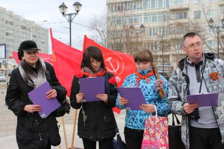 "Ветеранам - почет! Пионерам - салют!". Как отметили День пионерии в Магаданской области