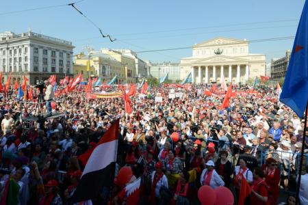 «Антинародное правительство Медведева должно быть отправлено в отставку!» Шествие и митинг в Москве