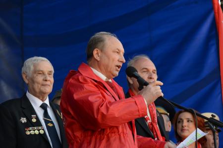 «Либо мы одержим победу над капитализмом, либо он уничтожит нас!». Шествие и митинг в Москве