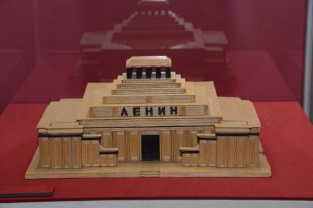 Г.А. Зюганов посетил выставку, посвященную жизни и деятельности В.И. Ленина и И.В. Сталина