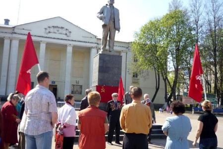 Тульская область. Шествиями и митингами отметили местные отделения КПРФ День международной солидарности трудящихся
