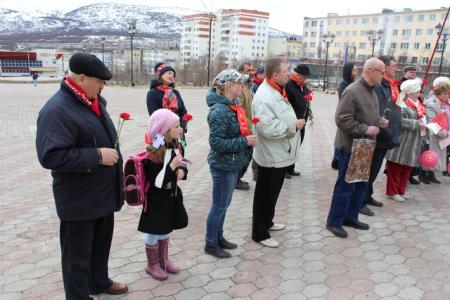 "Ветеранам - почет! Пионерам - салют!". Как отметили День пионерии в Магаданской области