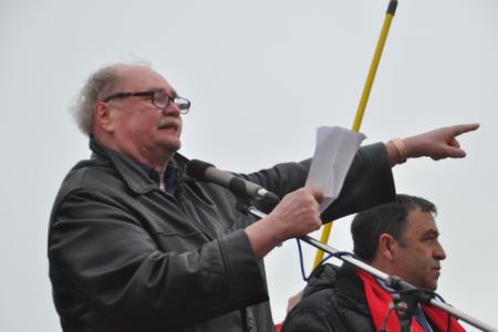 Тысячи ленинградцев вышли на Первомай!