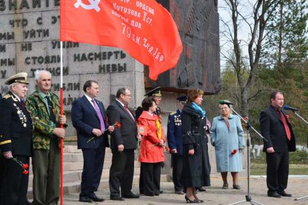 Коммунисты Ленинградской области приняли участие в автопробеге, посвященном очередной годовщине Великой Победы