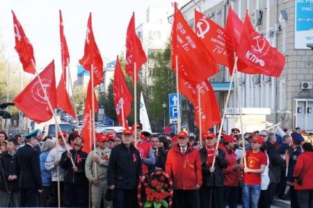 Поклонимся священным тем годам… Коммунисты Кургана приняли участие в праздничных мероприятиях 8 и 9 мая