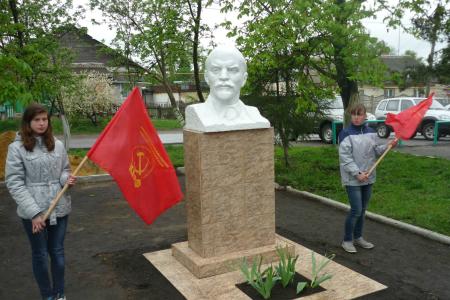 Орловская область. В поселке Залегощь открыли памятник В.И. Ленину