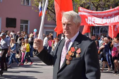 Рязанские коммунисты отпраздновали День Победы шествием Краснознамённой колонны