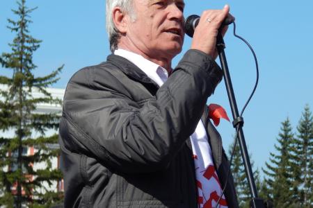 Верим в нашу Победу! Репортаж о первомайских шествии и митинге в Барнауле 