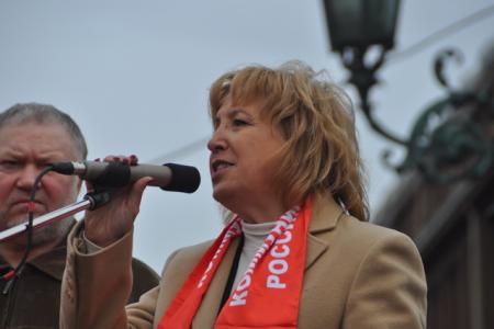Тысячи ленинградцев вышли на Первомай!