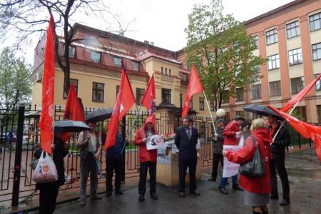 Санкт-Петербург. Коммунисты приняли участие в акции протеста против преступных действий киевской хунты