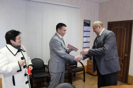 В День пограничника коммунисты Магадана приехали с поздравлениями на пограничную заставу 