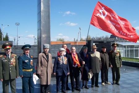 Казань. День Победы. Коммунисты почтили память павших в Великой Отечественной войне
