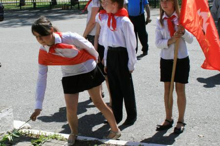 Делу Ленина и Сталина верны! Пионерская линейка в Белгородской области