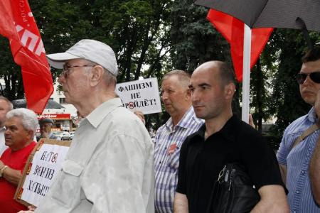 Протянуть руку помощи! Воронежские коммунисты провели пикет в поддержку Юго-Востока Украины