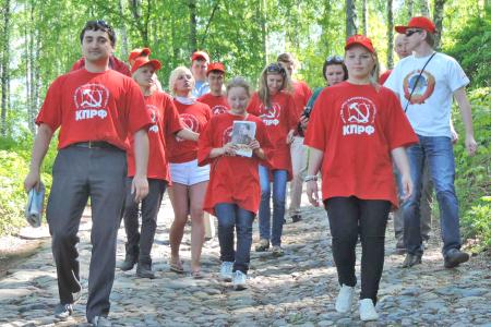 Ивановские коммунисты и комсомольцы провели агитационный автопробег