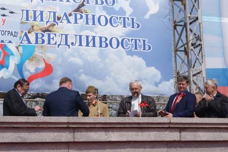 На первомайском митинге сталинградские коммунисты потребовали досрочной отставки всех депутатов-единороссов