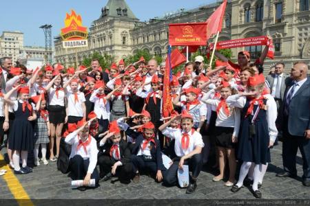 Пионеры из подмосковного Подольска приняли участие в торжественной линейке на Красной площади