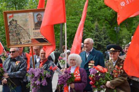 Ростовчане почтили минутой молчания подвиг героев в  Великой Отечественной войне