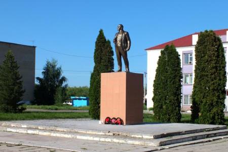 Тамбовская область. Поселок Ржакса. Второе рождение памятника Ленину