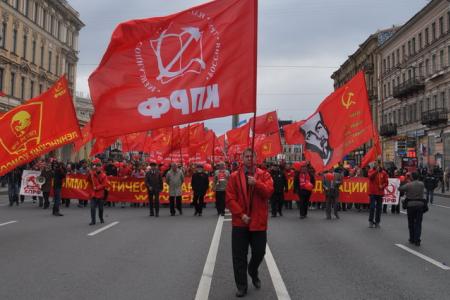 Тысячи ленинградцев вышли на Первомай!