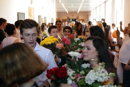 Д.Г. Новиков посетил праздник «последнего звонка» в московской школе №19