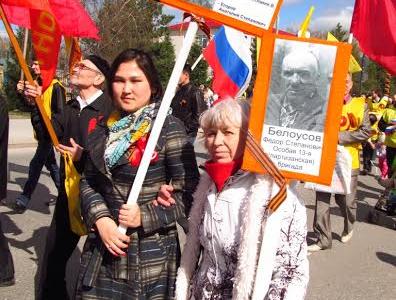 Тюменская область. “Мама! Пойдем к красным, там веселей!”. Тобольские коммунисты в авангарде парада Победы