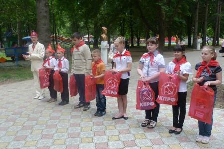 Республика Крым. Пионерская линейка в г.Симферополе