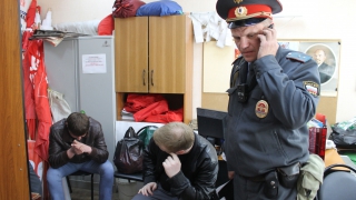 Активисты КПРФ украсили Саратов ко Дню Победы