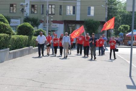 Пензенская область. Делегация депутатов Госдумы возложила цветы к памятнику Ленину
