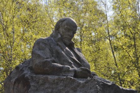 Слет комсомольского актива Санкт-Петербурга: Делу Ленина верны!