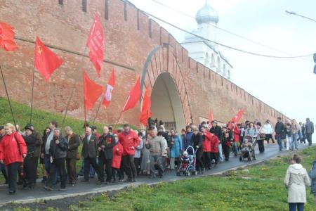 Новгородские коммунисты отметили День победы в Великой Отечественной Войне