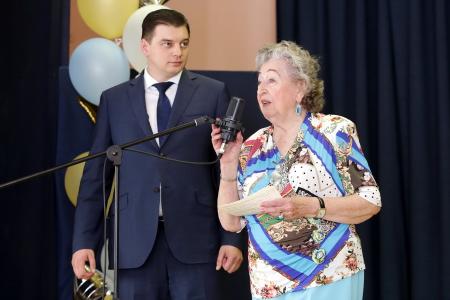 Д.Г. Новиков посетил праздник «последнего звонка» в московской школе №19