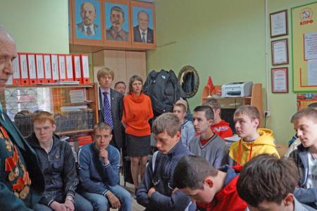 Ивановская область. В Кинешемском горкоме КПРФ состоялась встреча молодежи с участником войны