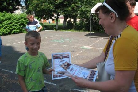 Белгородская область. Инициативная группа регионального отделения ООД «ВЖС – Надежда России» вместе с белгородскими комсомольцами посетили детский дом в п.Северный