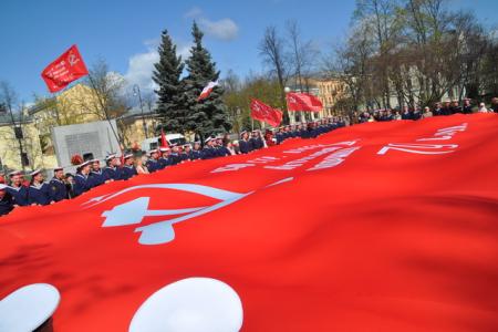 Санкт-Петербург: Автопробег «Наша Великая Победа» посетил Кронштадт