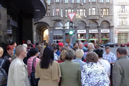 Московские коммунисты встретились с жителями общежитий