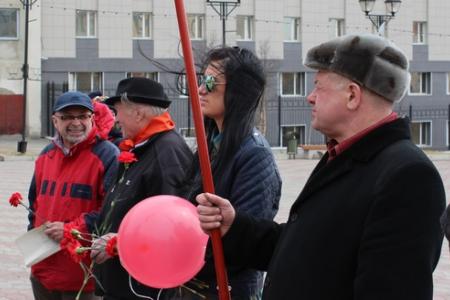 "Ветеранам - почет! Пионерам - салют!". Как отметили День пионерии в Магаданской области