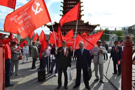Коммунисты Калмыкии отметили Первомай
