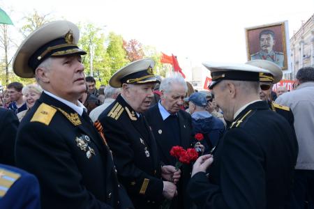 «Либо мы одержим победу над капитализмом, либо он уничтожит нас!». Шествие и митинг в Москве