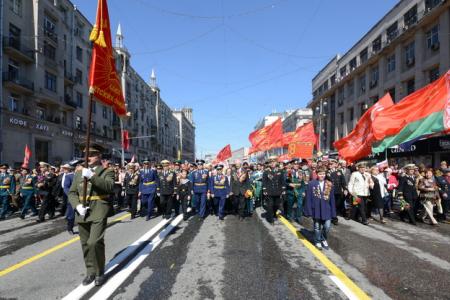 «Либо мы одержим победу над капитализмом, либо он уничтожит нас!». Шествие и митинг в Москве