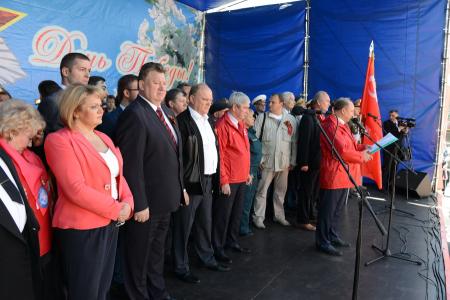 «Либо мы одержим победу над капитализмом, либо он уничтожит нас!». Шествие и митинг в Москве