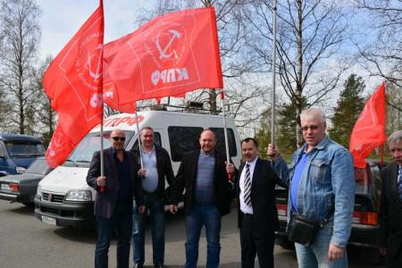 Коммунисты Ленинградской области приняли участие в автопробеге, посвященном очередной годовщине Великой Победы